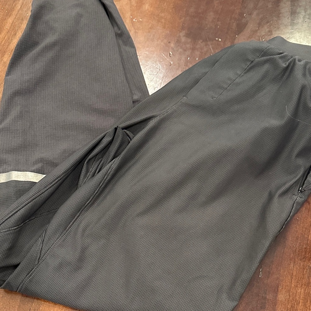 lululemon Men's Charcoal Joggers small